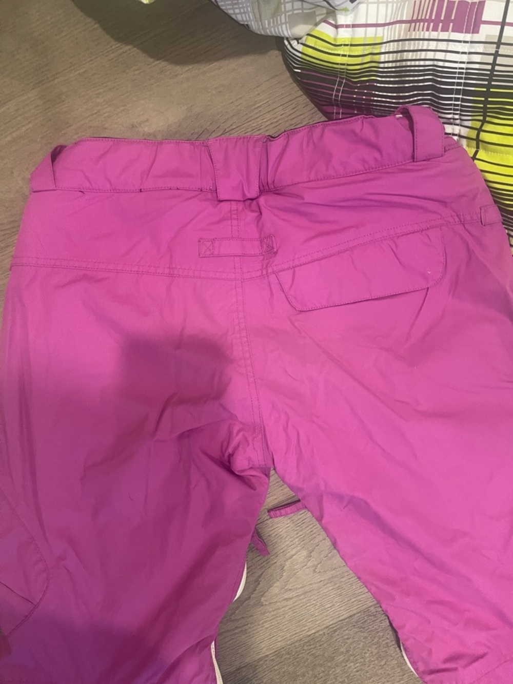 Women's Neon Plaid Ski Large Jacket with Bright Pink Snow Medium Pants - Picture 8 of 9